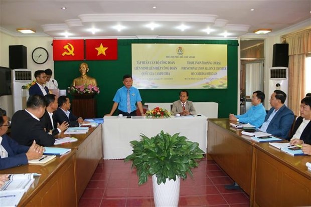 Vietnamese, Cambodian trade unions share experience