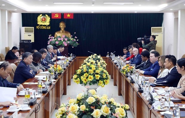 US businesses urged to boost expanding Vietnam-US ties in trade, defence, security