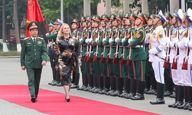 Vietnam, Czech Defence Ministers hold talks in Hanoi