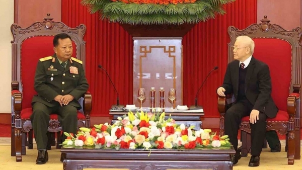General Secretary Nguyen Phu Trong receive Lao Deputy PM, Defence Minister