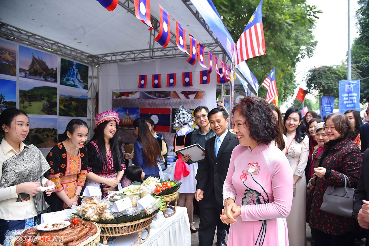 Culinary delicacies around the world converge at the 2023 International Food Festival
