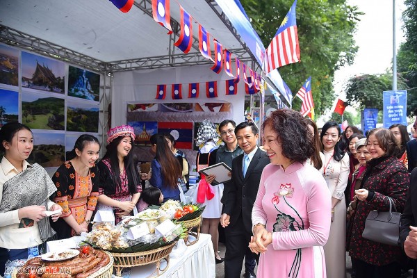 Culinary delicacies around the world converge at the 2023 International Food Festival