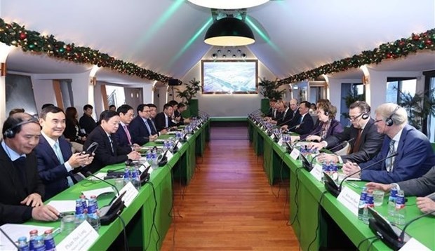 Prime Minister Pham Minh Chinh has meetings with leading Dutch firms