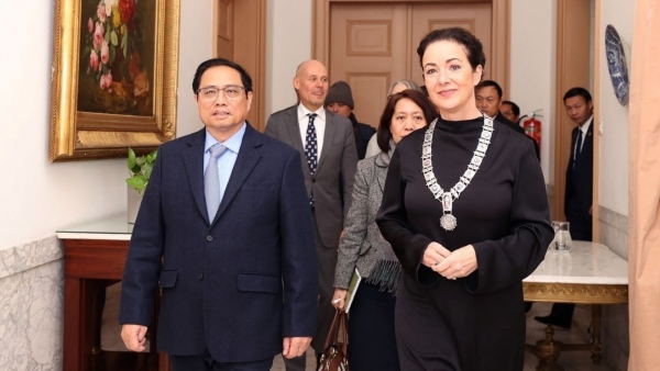 Prime Minister Pham Minh Chinh meets Mayor of Amsterdam