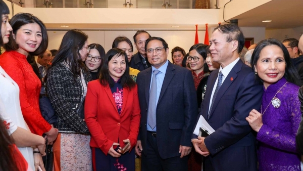 Prime Minister meets Vietnamese community in Netherlands