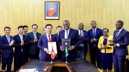 Vietnam, Tanzania promote friendship traditional ties
