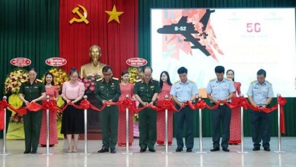 Exhibition marks 50th anniversary of "Hanoi-Dien Bien Phu in the air" victory in HCM City