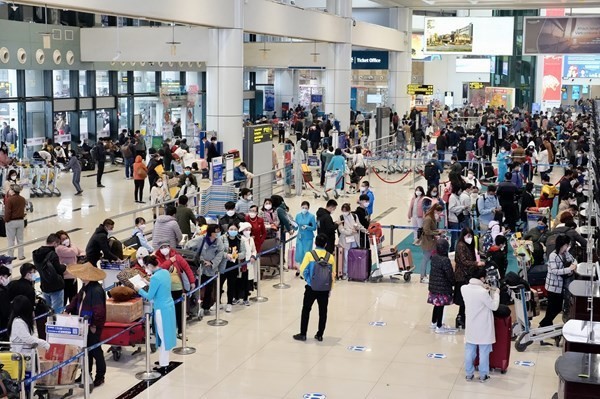 Noi Bai airport expects 80,000 passengers on peak day during Lunar New Year season