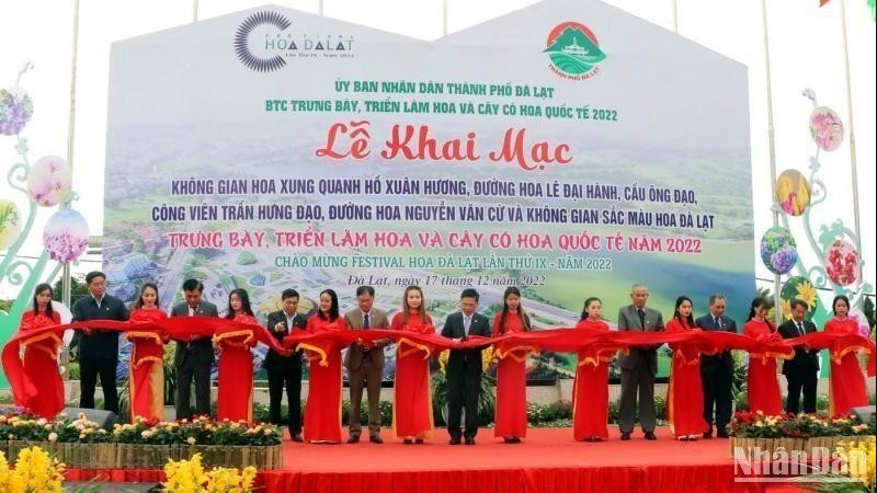 Da Lat opens flower space and international flower and ornamental plant fair