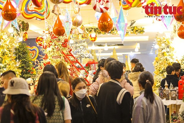 Christmas décor, gift market vibrant in Hanoi