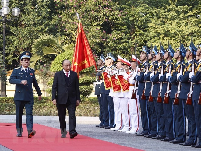 President attends gathering to mark 50th anniversary of "Dien Bien Phu in the air" victory