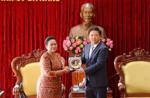Da Nang's Standing Vice Secretary receives Cambodian Senator Mean Som An