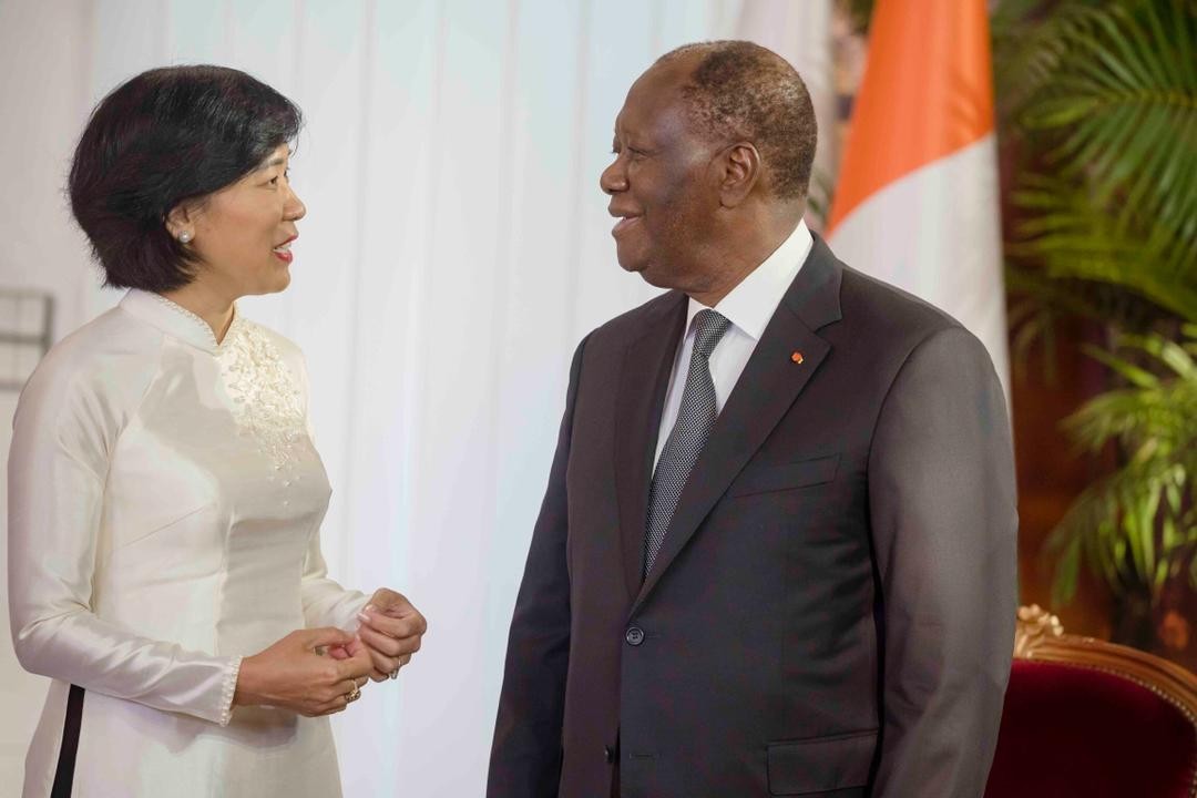 President of Cote d’Ivoire receives Vietnamese Ambassador to present letter of credentials