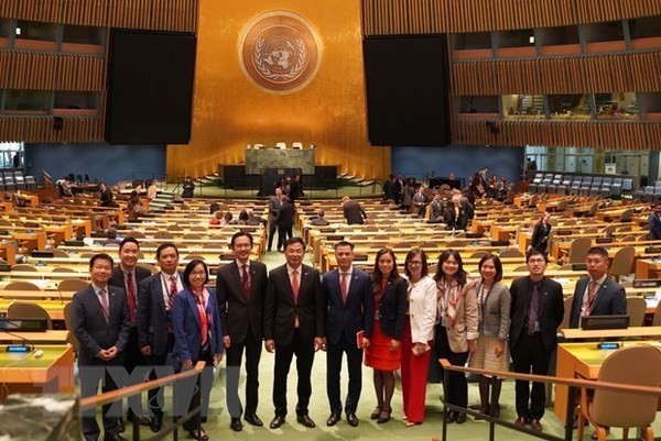 Vietnamese delegation at the election to choose members of the UN Human Rights Council in New York on October 11. (Photo: VNA)