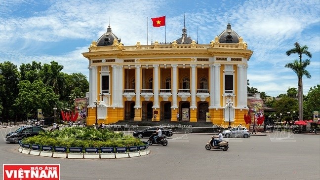 Hanoi Opera House, boasting French architecture, is a cultural heritage of Vietnam and of great interest to international friends. (Photo: VNA)