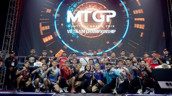 Four Vietnamese fighters win silver belts in first Muay Thai Grand Prix