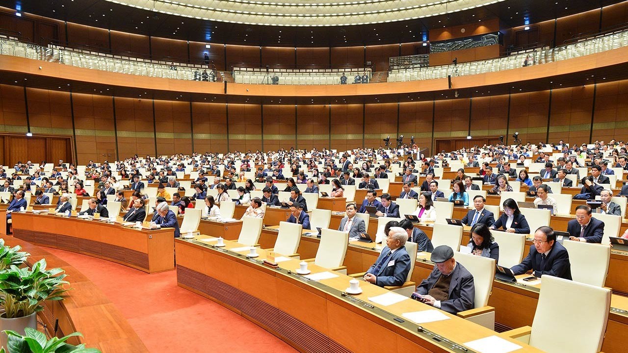 Second extraordinary meeting of the 15th National Assembly enters second working day
