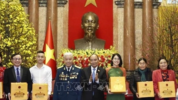 President Nguyen Xuan Phuc meets exemplars of kindness