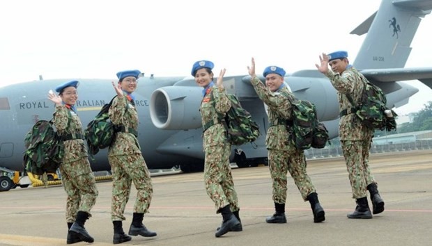Peacekeepers make significant contributions to people-to-people diplomacy. (Photo: VNA)