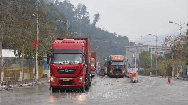 Huu Nghi border gate resumes full operation