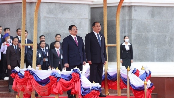 Prime Minister Pham Minh Chinh starts official visit to Laos