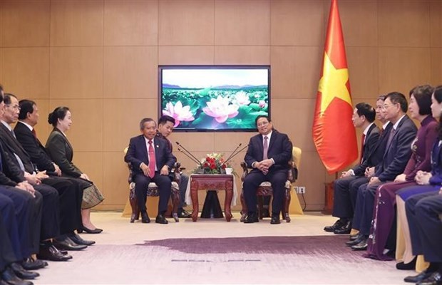 Prime Minister receives Chairman of Laos - Vietnam Friendship Association