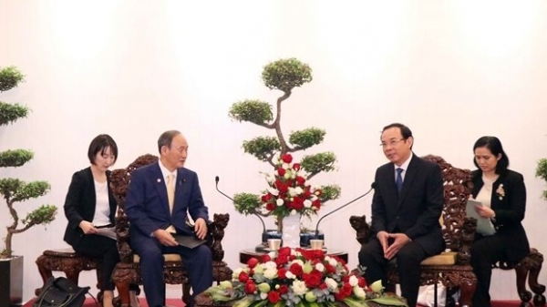 HCM City’s Party Secretary receives former PM of Japan Suga Yoshihide