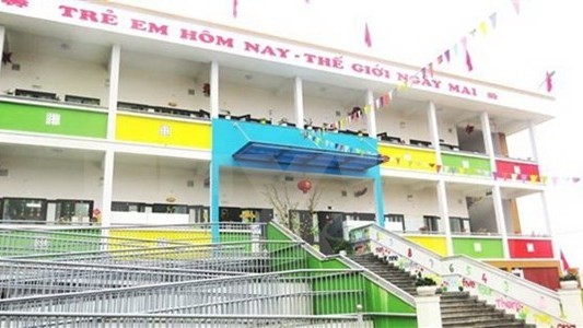 US funds kindergarten, school, medical station in Quang Binh