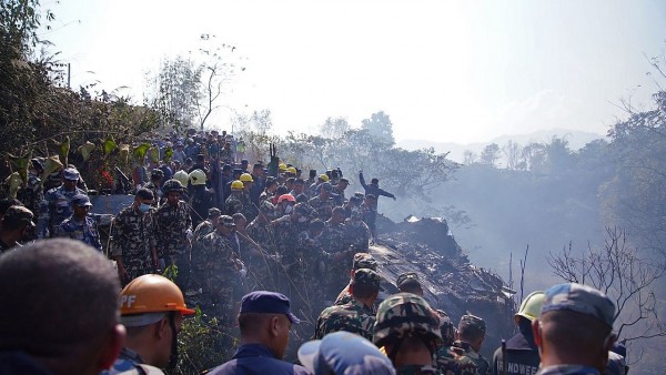 Không có ai sống sót trong vụ rơi máy bay, Nepal tuyên bố ngày quốc tang