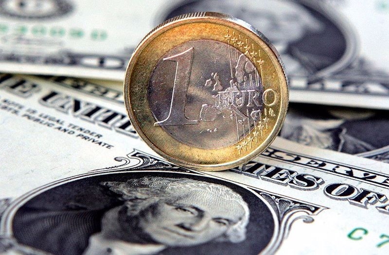 Reference exchange rate on Jan 16: 23,601 VND/USD down 1 VND; Euro, Pound and Yen unchanged