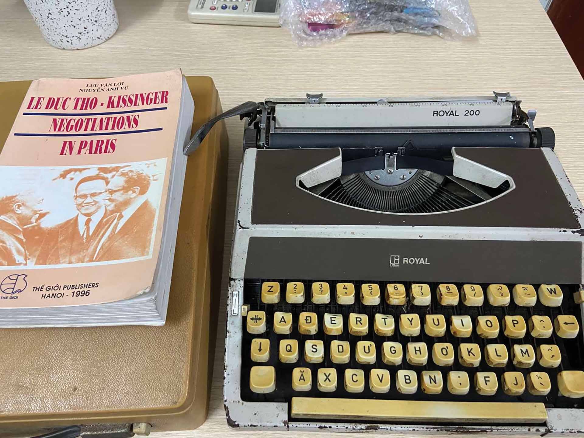 The Interpreter of the Paris Peace Talks - A silent journey at the heart of history