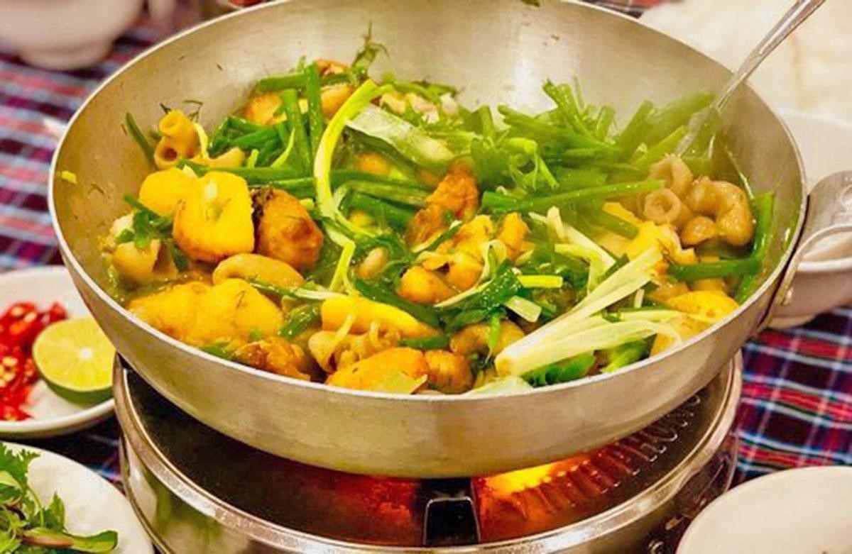 Chả cá, món ăn đặc sắc của ẩm thực Hà Nội. Chả cá, món ăn đặc sắc của ẩm thực Hà Nội.