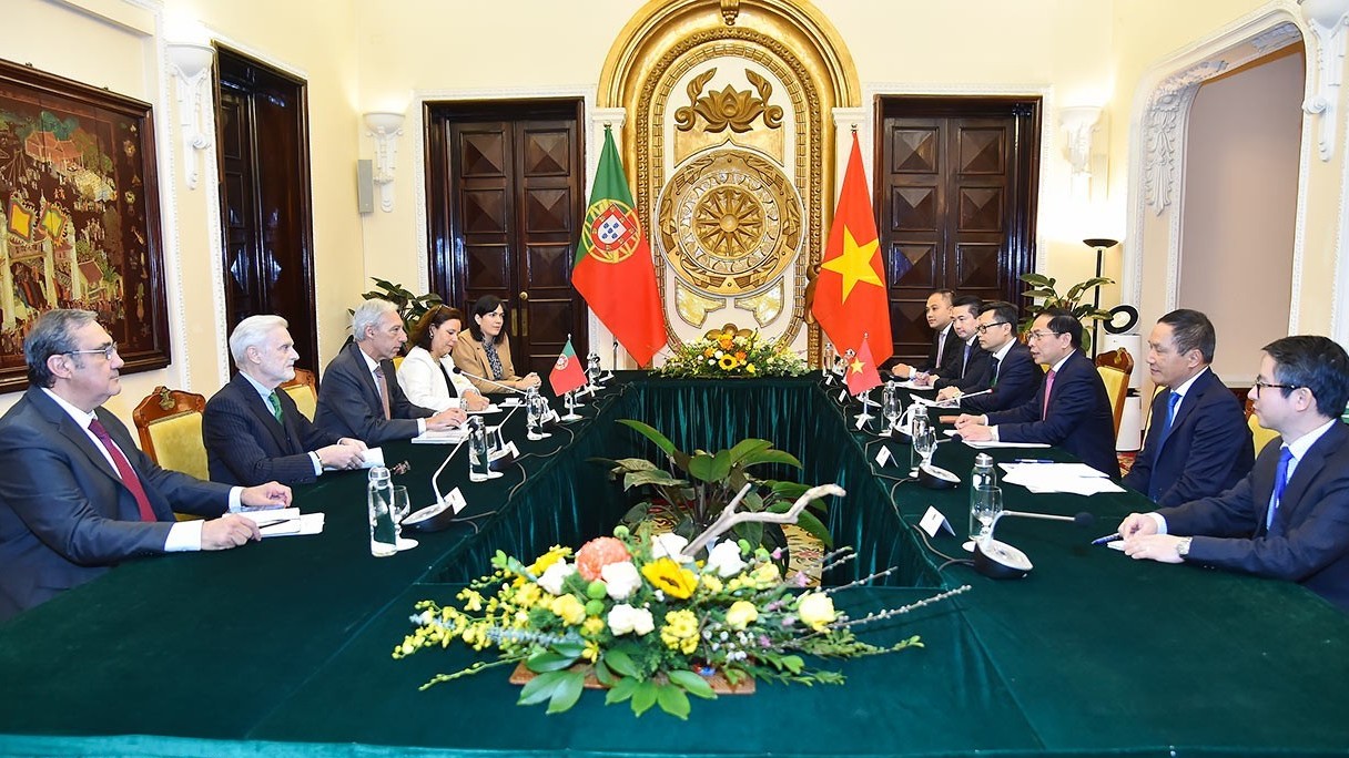 Vietnamese, Portuguese Foreign Ministers hold talks in Hanoi