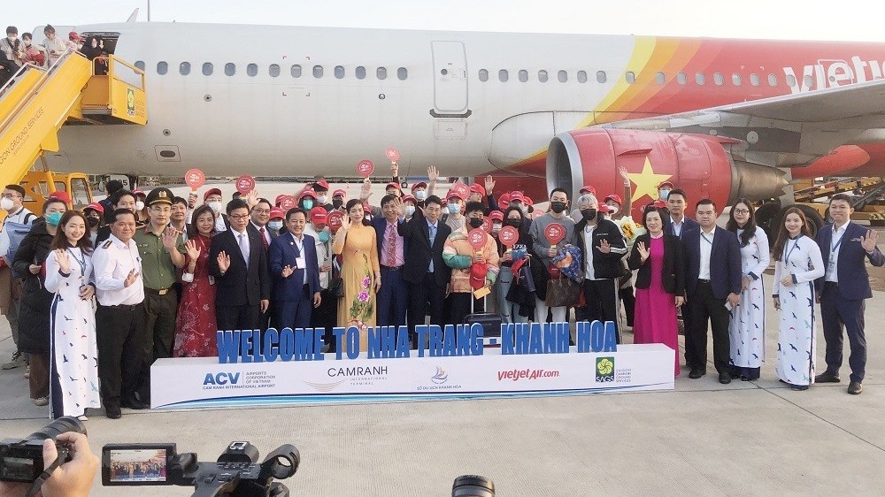 First flight carries Chinese tourists to Khanh Hoa in Lunar New Year