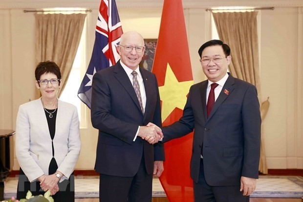National Assembly Chairman Vuong Dinh Hue (right) meets Governor General of Australia David Hurley and his spouse on November 30 last year. (Source: VNA)
