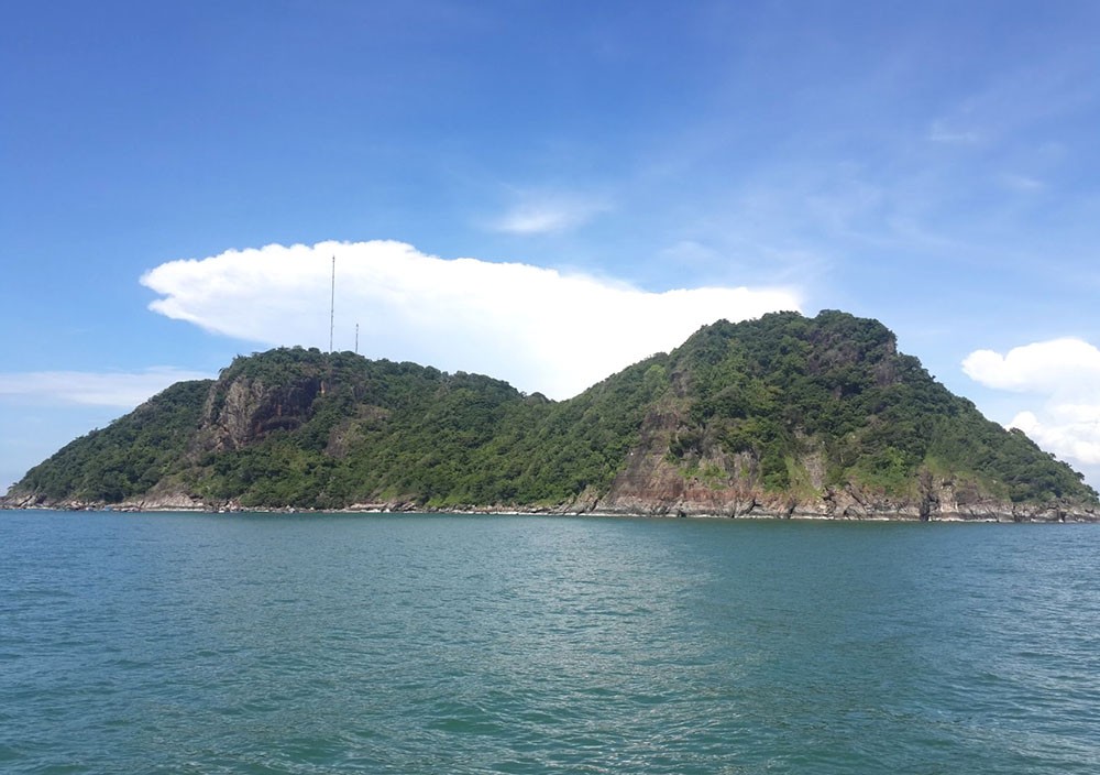Tranquil beauty of Hon Chuoi - outpost island in southwestern sea. (Photo: thamhiemmekong)