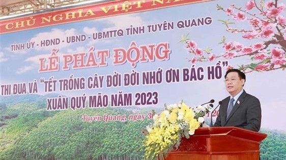 NA Chairman Vuong Dinh Hue launches tree planting festival in Tuyen Quang