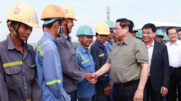 Prime Minister Pham Minh Chinh inspects key transport projects in Mekong Delta