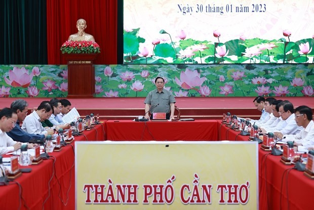 PM urges faster progress of expressway projects in Mekong Delta