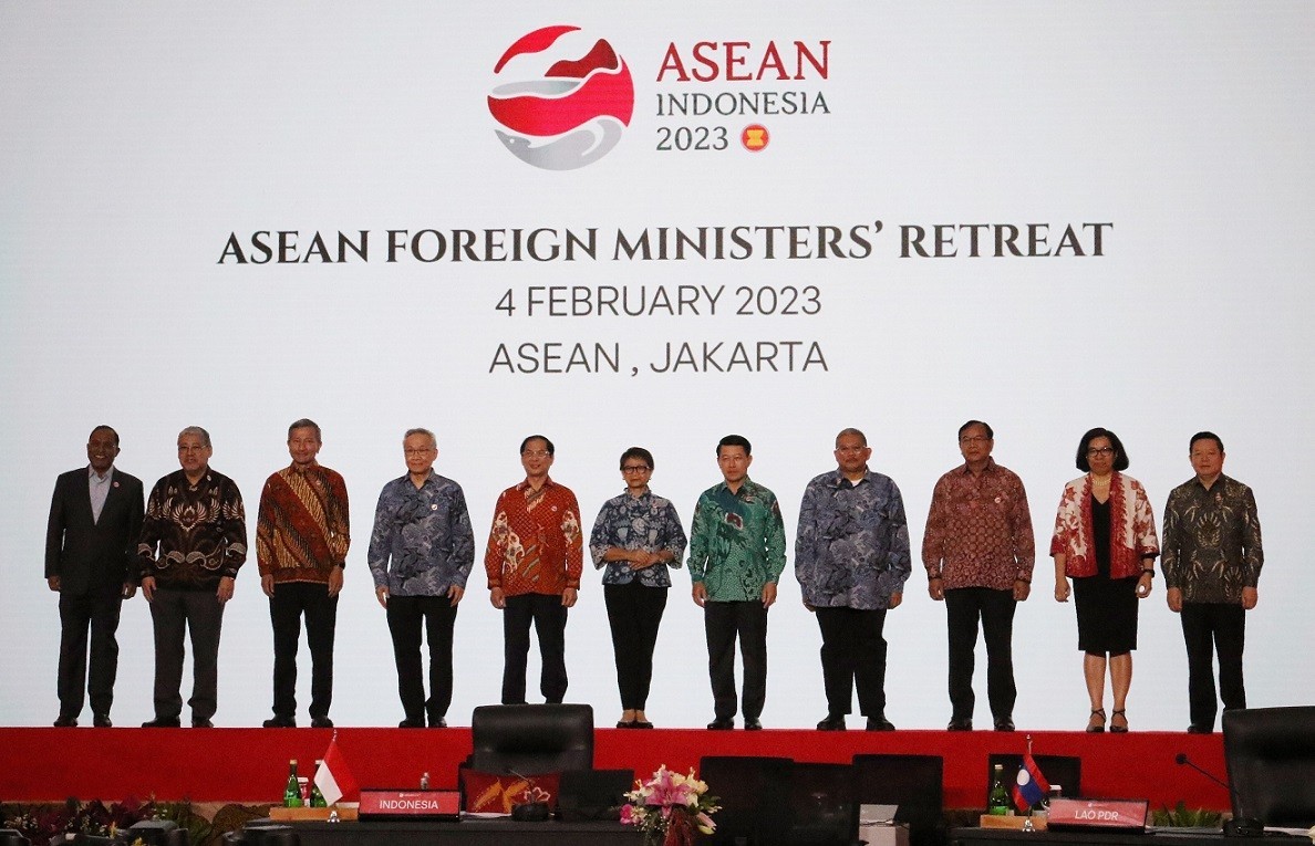 Foreign Minister Bui Thanh Son: ASEAN should maintain balanced, harmonious approach to partners. (Photo: VNA)