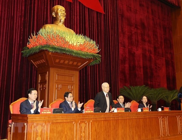 Politburo held meeting with former senior leaders of Party, State