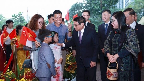 Prime Minister Pham Minh Chinh starts official visit to Singapore