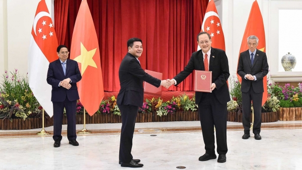 Enhancing Vietnam-Singapore ties has positive effect on investment environment: Singaporean view
