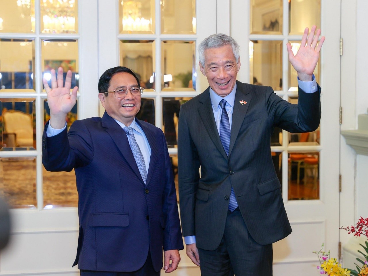 Vietnamese, Singaporean Prime Ministers hold talks in Singapore