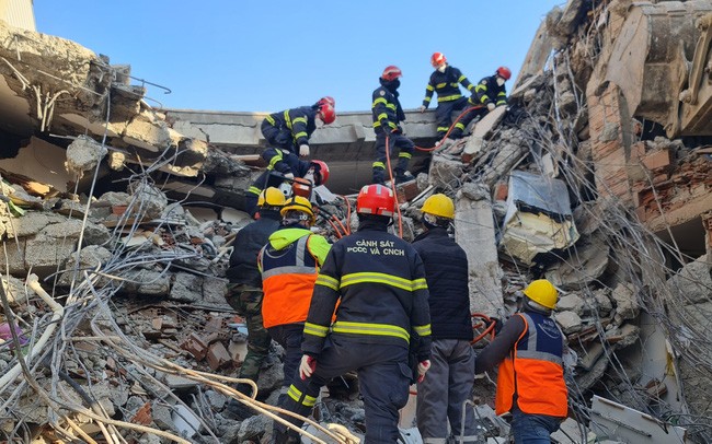 Vietnamese rescuers join hands with int"l forces to save victims of earthquake in Turkey | Society | Vietnam+ (VietnamPlus)