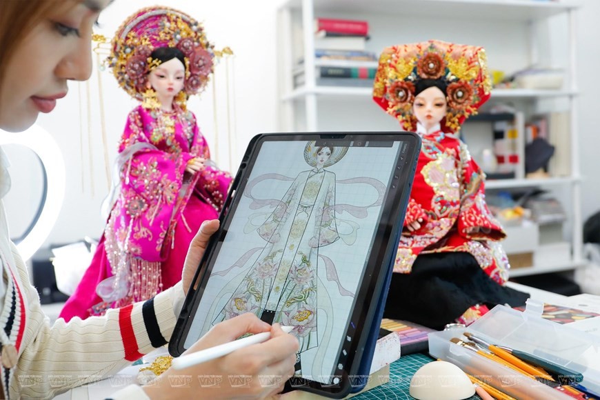 Her inspiration and patience as well as love for Vietnamese culture helps her create such an impressive collection. (Photo: VNP/VNA)