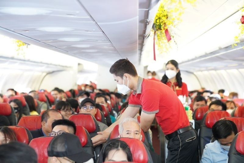 Vietjet offers tickets from only 1,402 VND on oly three golden days on occasion of Valentine's Day. (Source: Nhandan) Vietjet offers tickets from only 1,402 VND on oly three golden days on occasion of Valentine's Day. (Source: Nhandan)