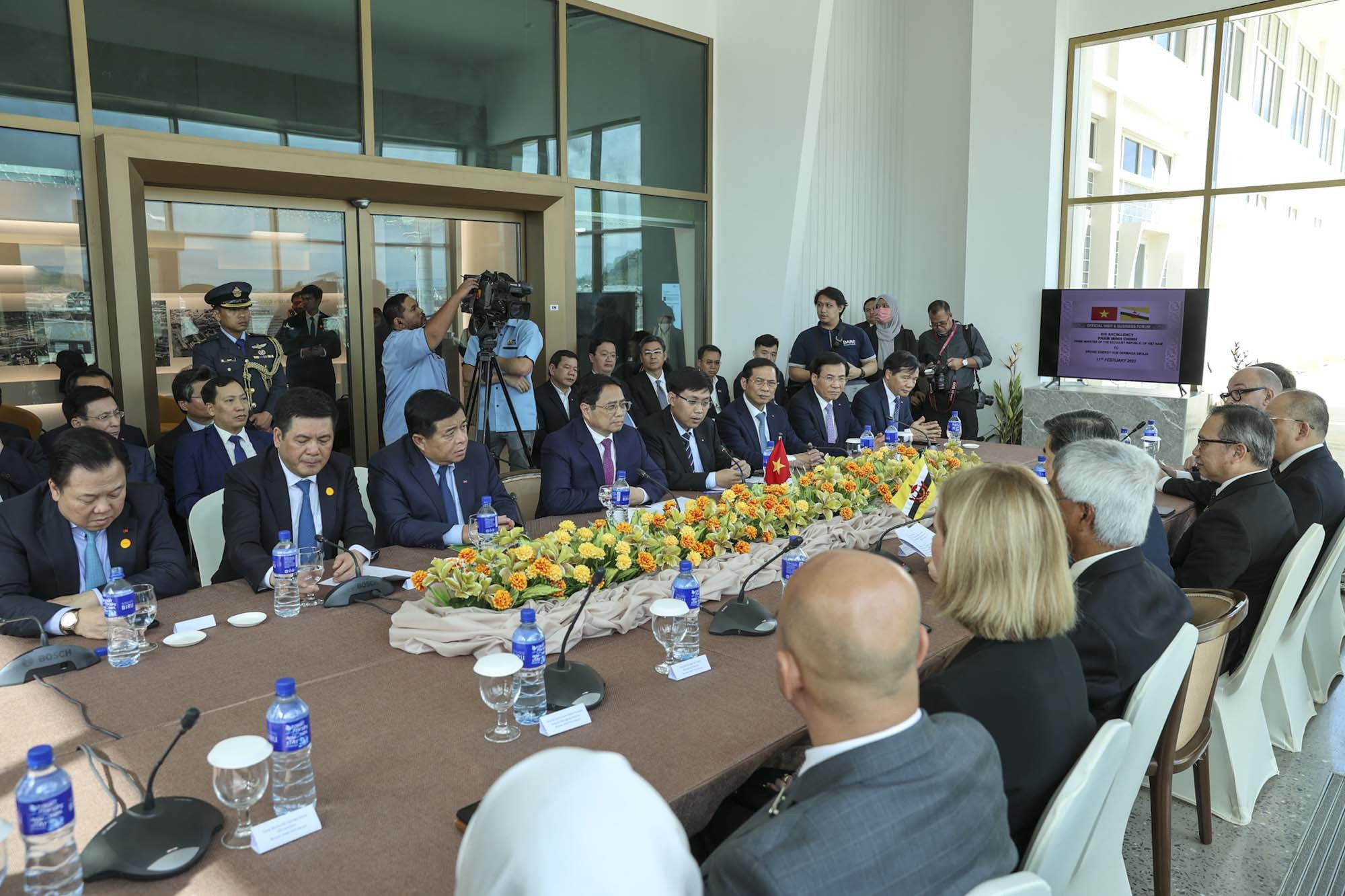 Prime Minister held roundtable discussion with Brunei energy, oil and gas firms