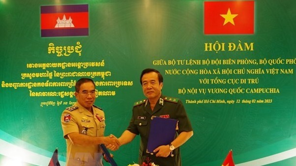 Vietnam, Cambodia Border Guard High Commands held talks, strengthening collaboration