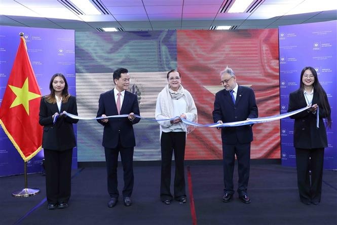 El Salvadoran Embassy officially opens in Hanoi